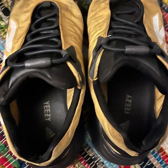 Yeezy 700 MNVN - Picture 8 of 9